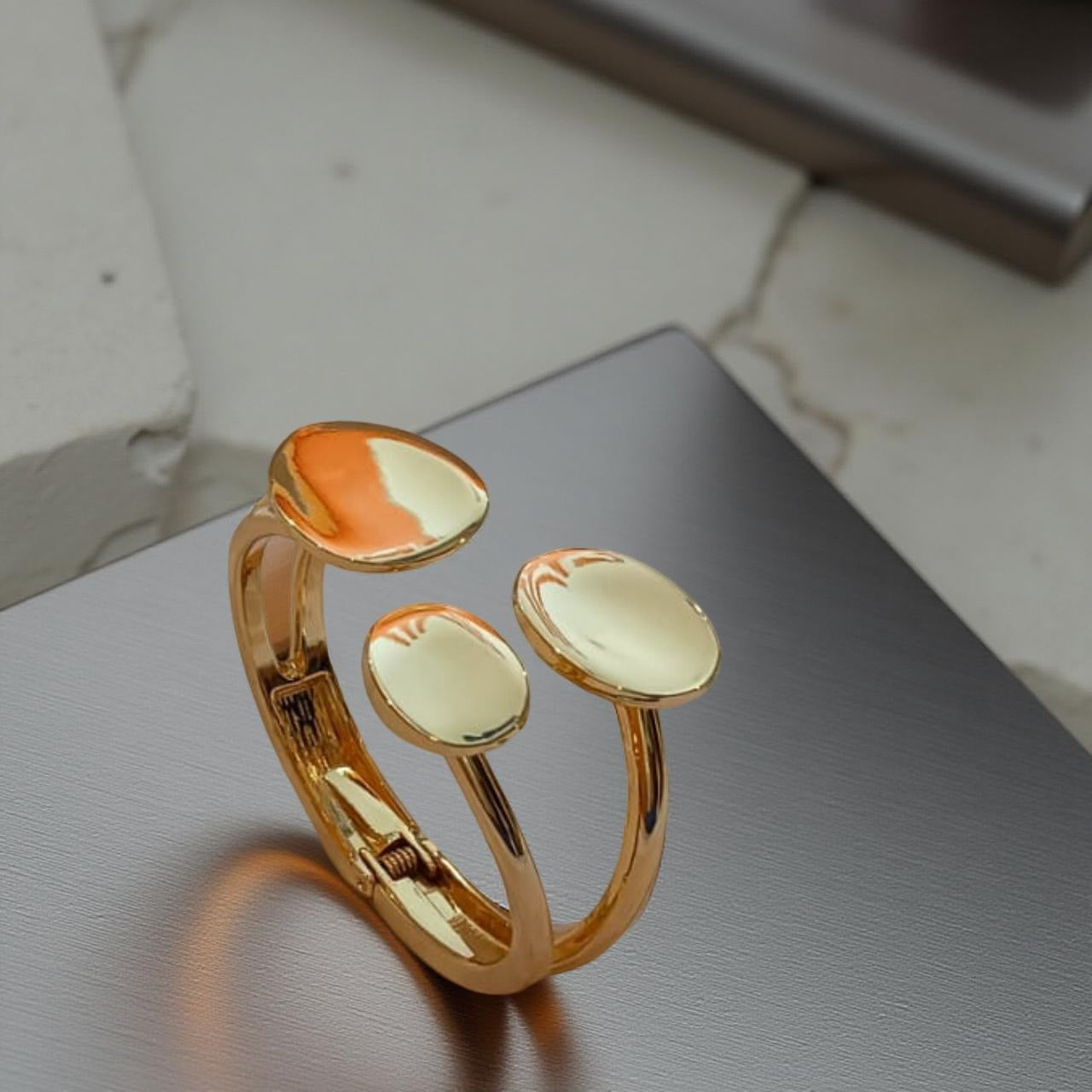 Ekrowl Orbital-Glow: Anti-Tarnish Geometric Statement Cuff