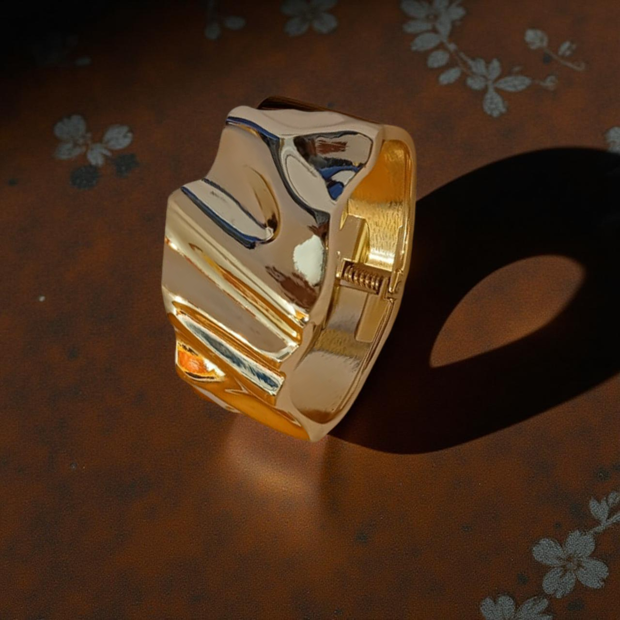 Ekrowl Molten-Glow: Anti-Tarnish Liquid Gold Sculpted Bangle