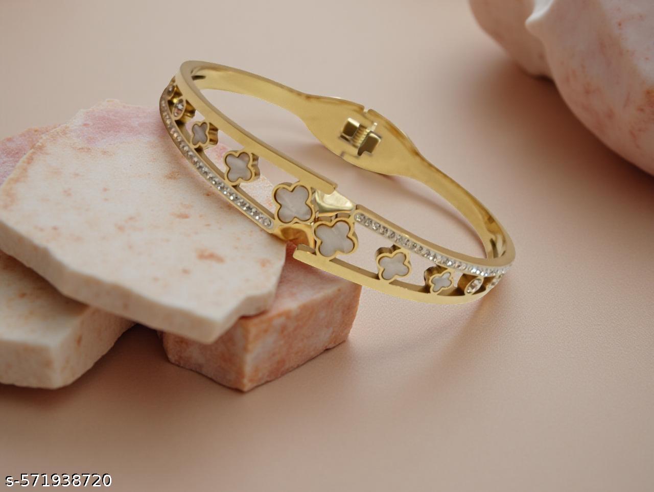Ekrowl Luck-Link: 18K Gold Anti-Tarnish Floral Design Bracelet