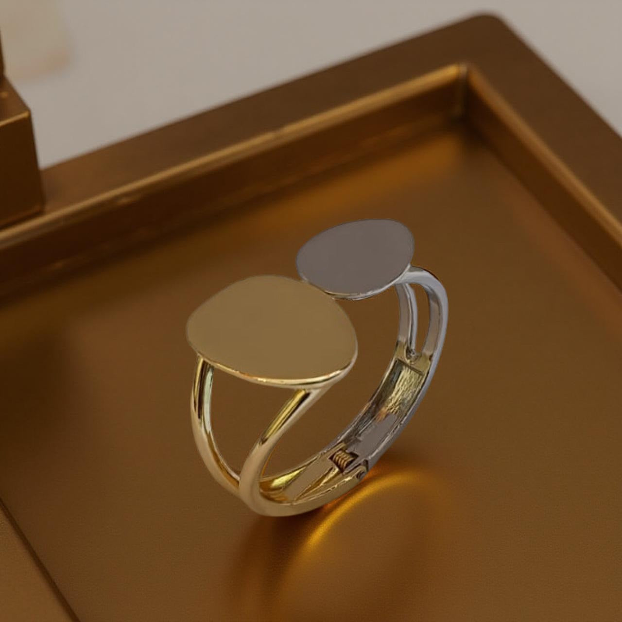 Ekrowl Aura-Disc: 18K Gold Anti-Tarnish Geometric Bypass Bracelet