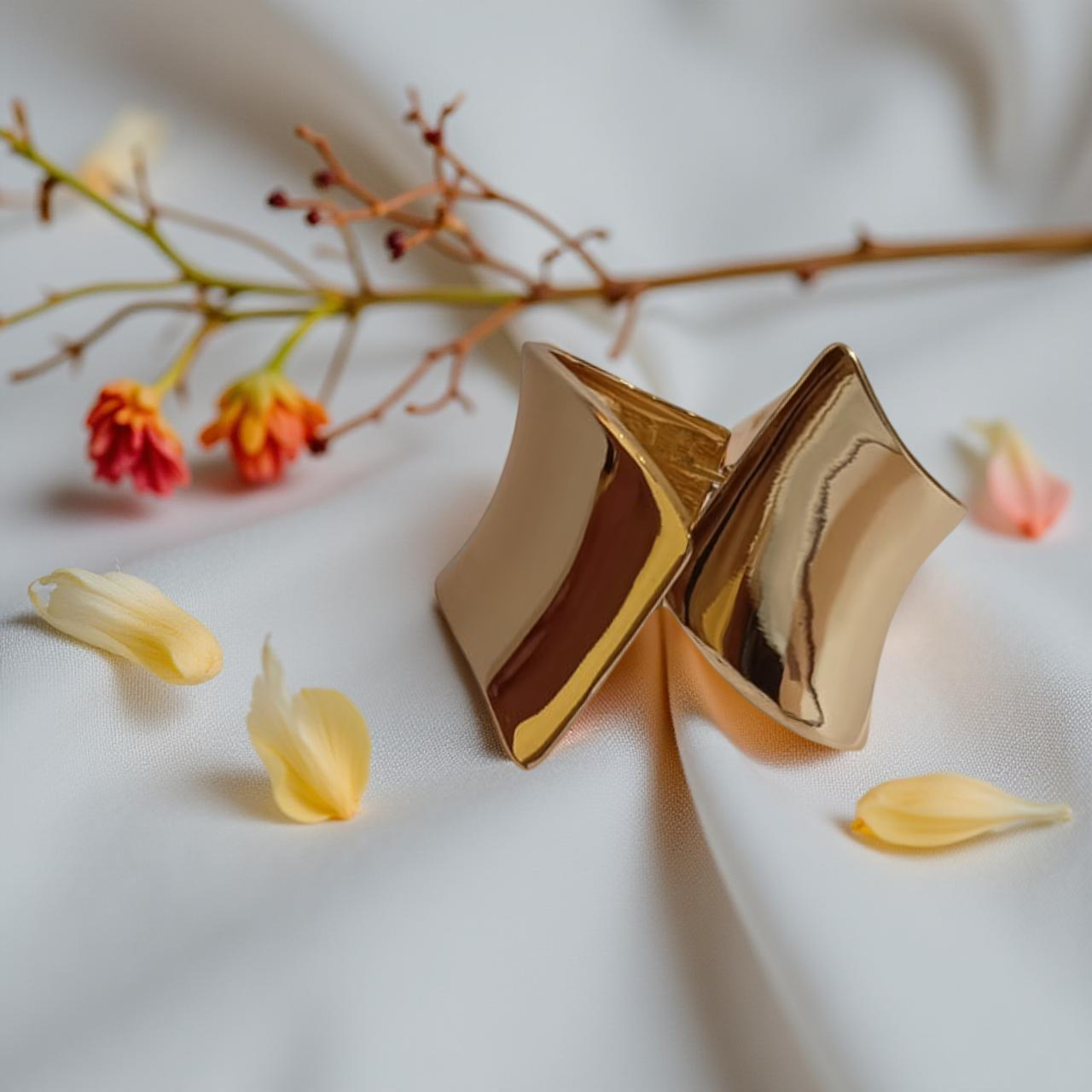 Ekrowl Zenith-Cuff 18K Gold-Plated Sculptural Bangle — Bold Geometric Statement Bracelet for Women