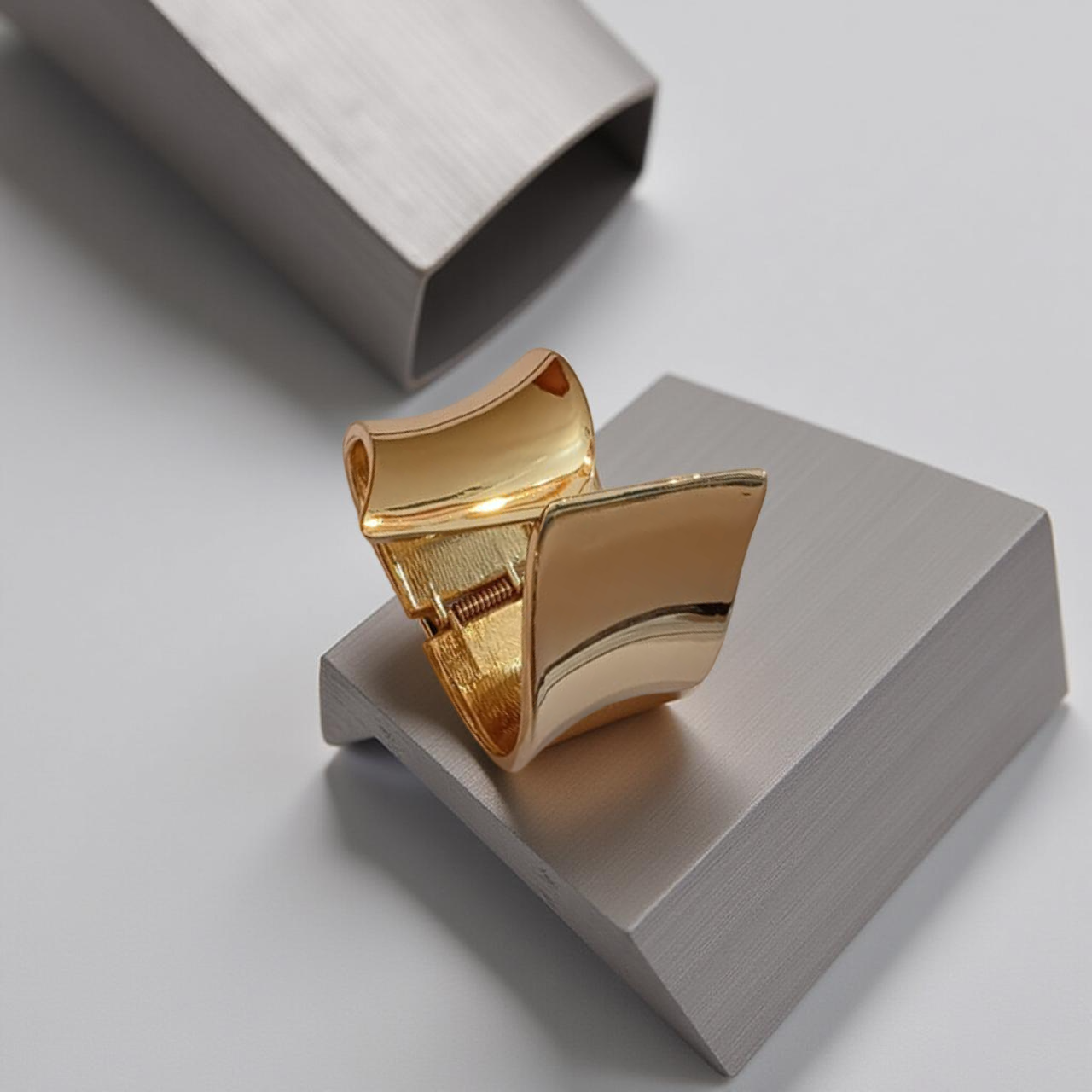 Ekrowl Zenith-Cuff 18K Gold-Plated Sculptural Bangle — Bold Geometric Statement Bracelet for Women